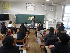 季節にちなんだ本を読んでいただきました。